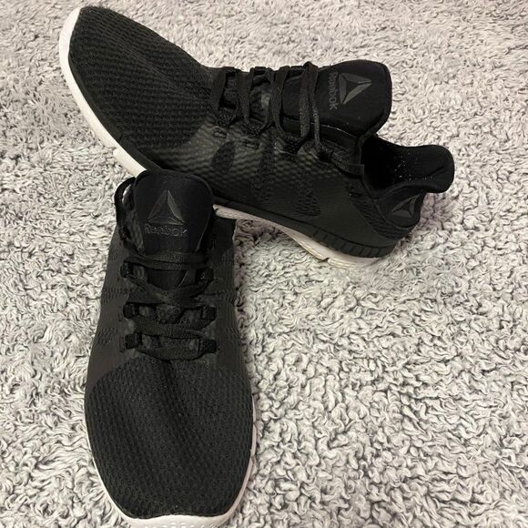REEBOK 9 Unisex Black Sneakers - Picture 1 of 9